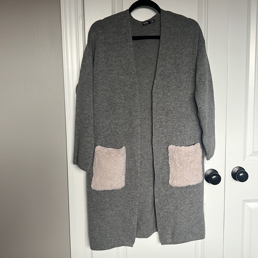 BERSHKA CARDIGAN SIZE XS/S